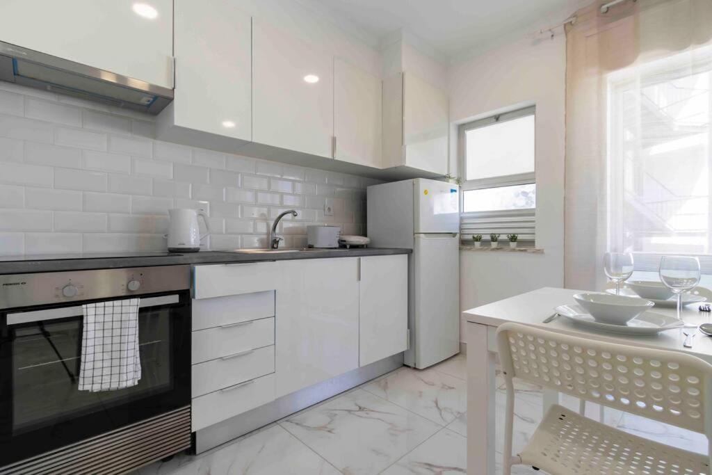Modern Apartment Beach View Armação de Pêra Buitenkant foto