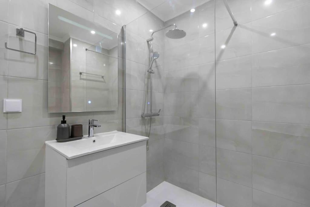Modern Apartment Beach View Armação de Pêra Buitenkant foto