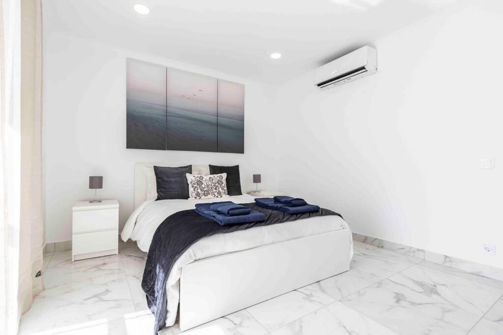 Modern Apartment Beach View Armação de Pêra Buitenkant foto
