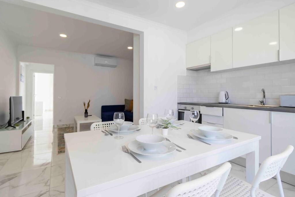 Modern Apartment Beach View Armação de Pêra Buitenkant foto